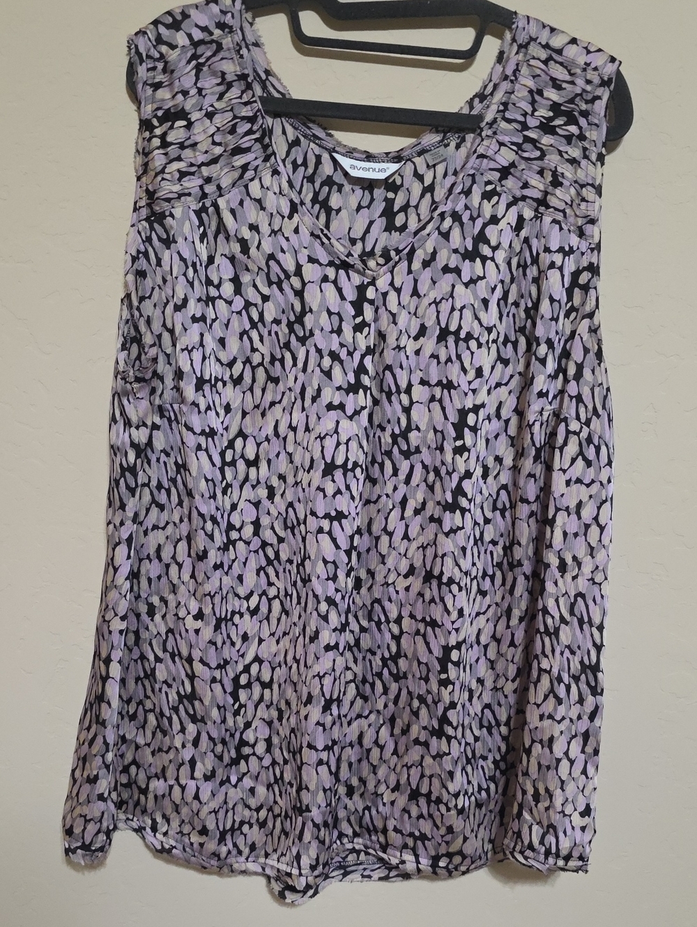 Avenue Lavender and Black Sleeveless Printed Top